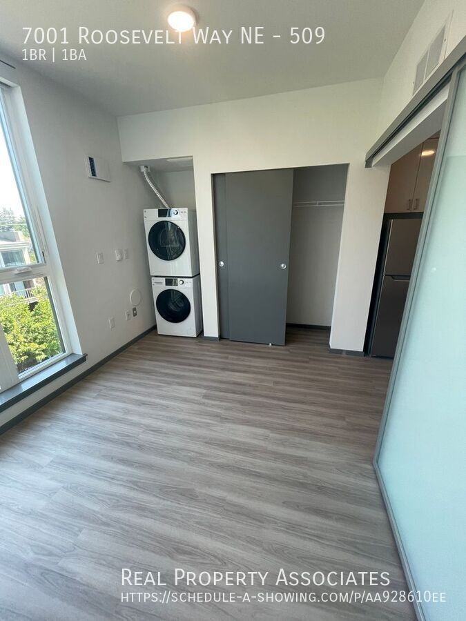 7001 Roosevelt Way Ne #509 - Photo 3 of 11