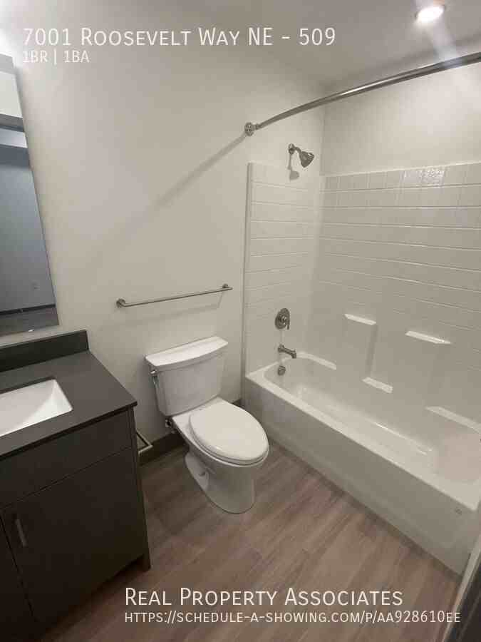7001 Roosevelt Way Ne #509 - Photo 7 of 11