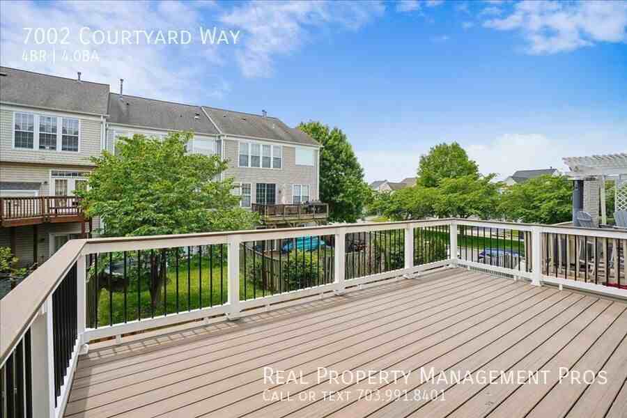 7002 Courtyard Way - Photo 3 of 35