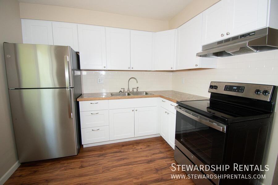 880 W 6th Ave #8 - Photo 6 of 14