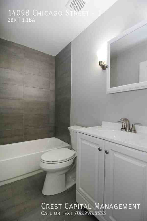 1407 Chicago St #1 - Photo 4 of 13