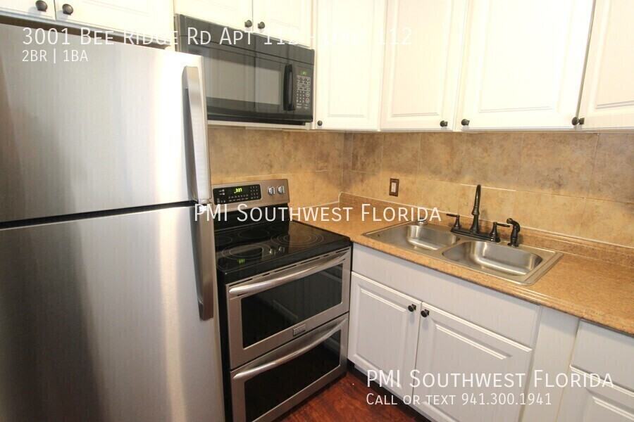 3001 Bee Ridge Rd Apt 112 #112 - Photo 5 of 24