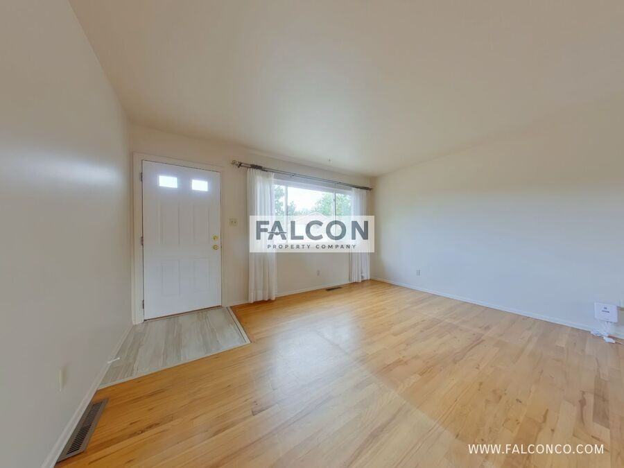 918 Old Dutch Mill Rd - Photo 2 of 16
