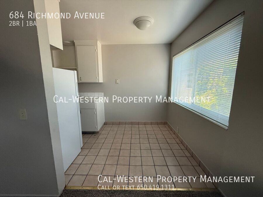 684 Richmond Ave - Photo 4 of 17