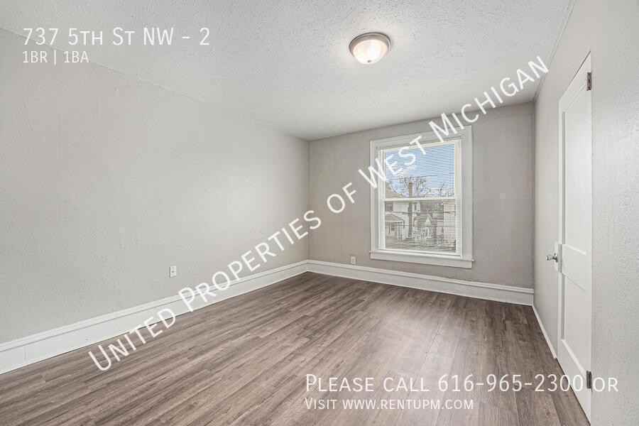 737 5th St Nw #2 - Photo 5 of 16