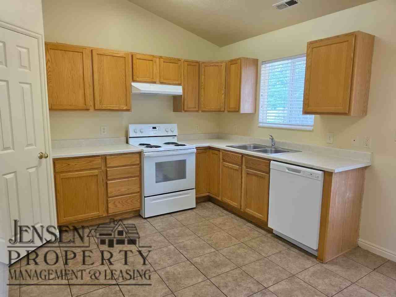 1849 S Halter Cir - Photo 3 of 24