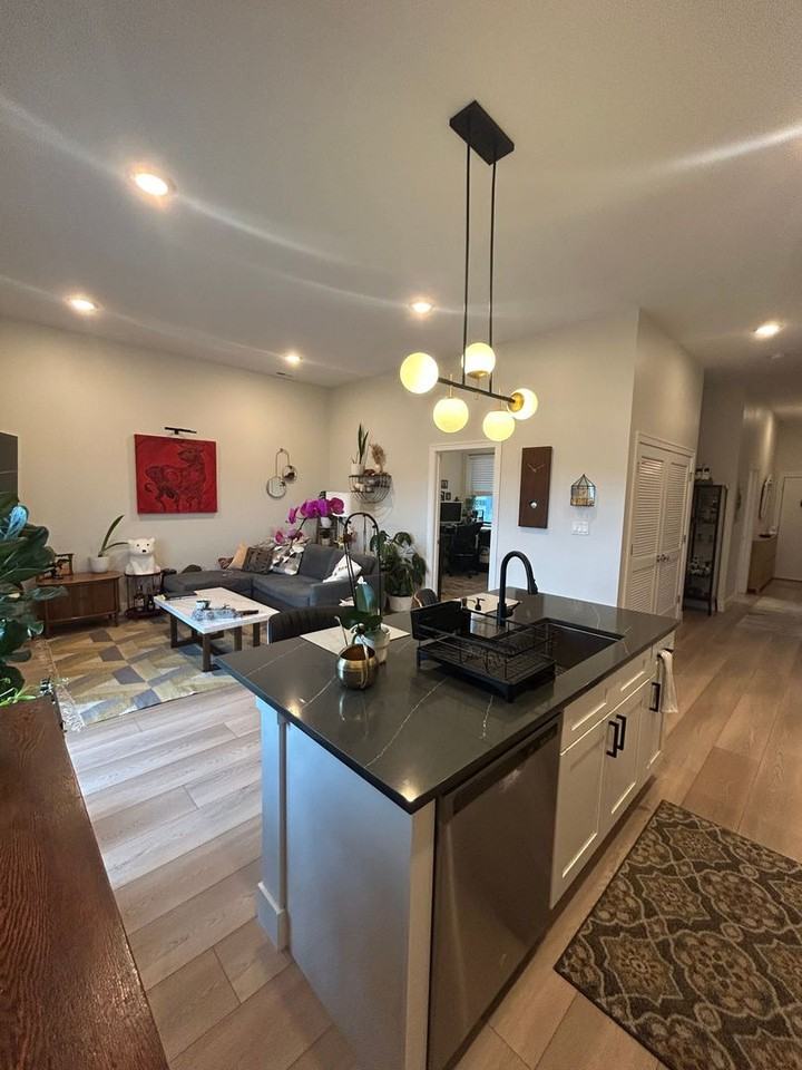 1214 W Carmen Ave #203 - Photo 5 of 15