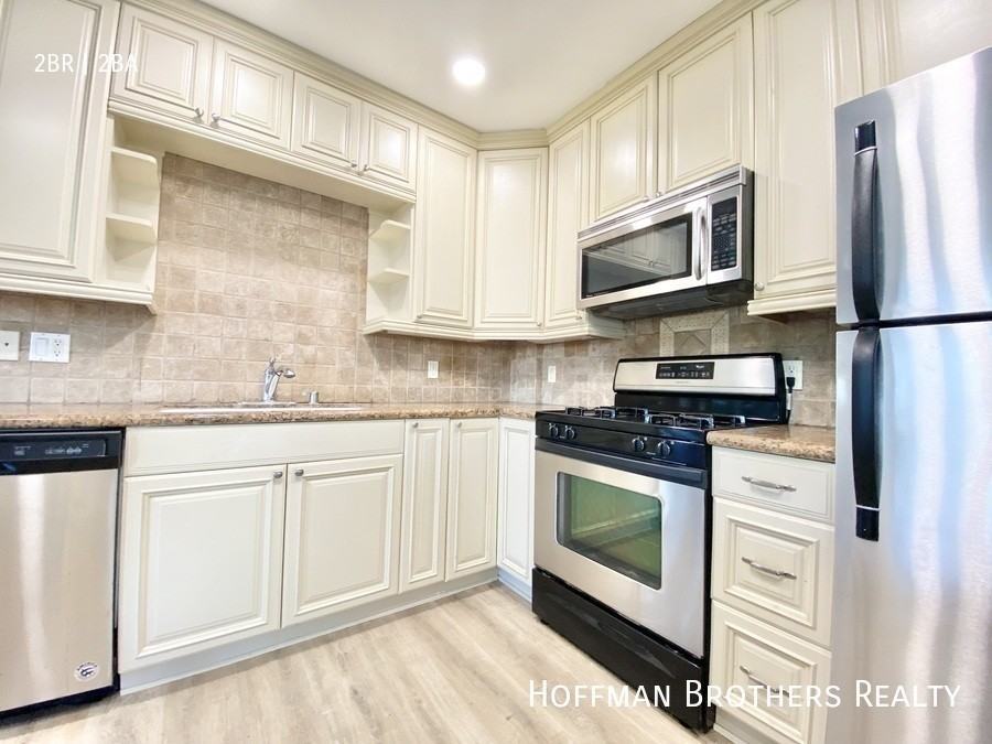 1837 Beloit Ave #202 - Photo 3 of 14