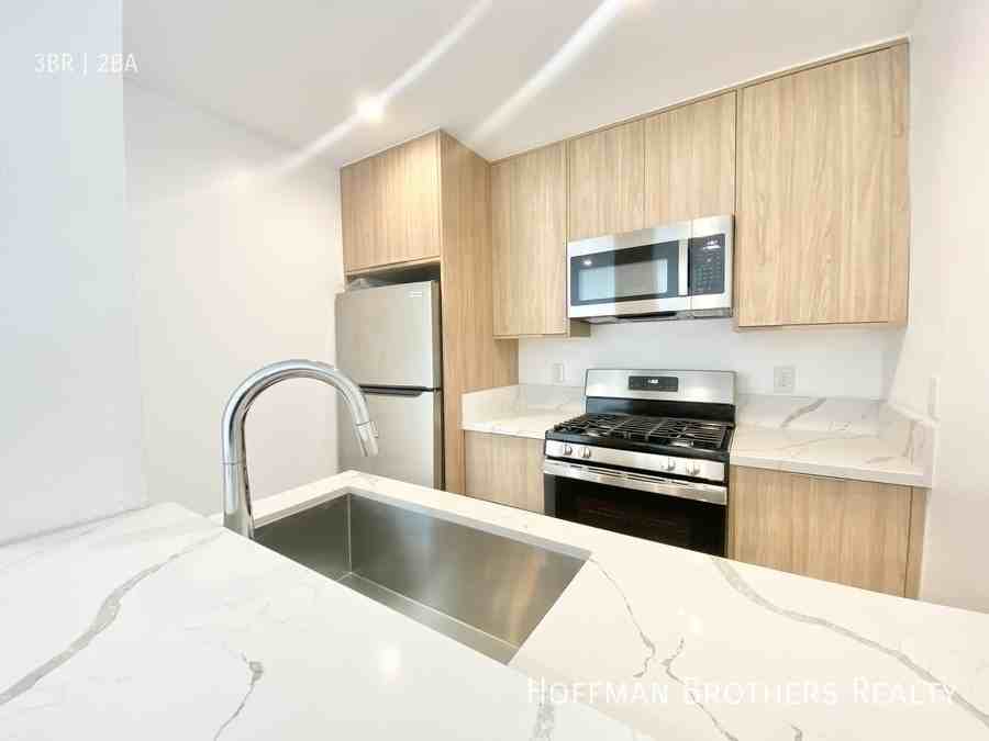 1017 Ocean Park Blvd #7 - Photo 2 of 18