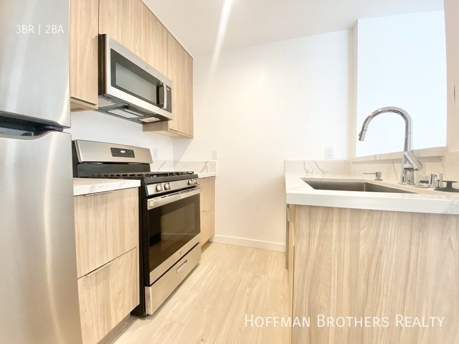 1017 Ocean Park Blvd #7 - Photo 3 of 18