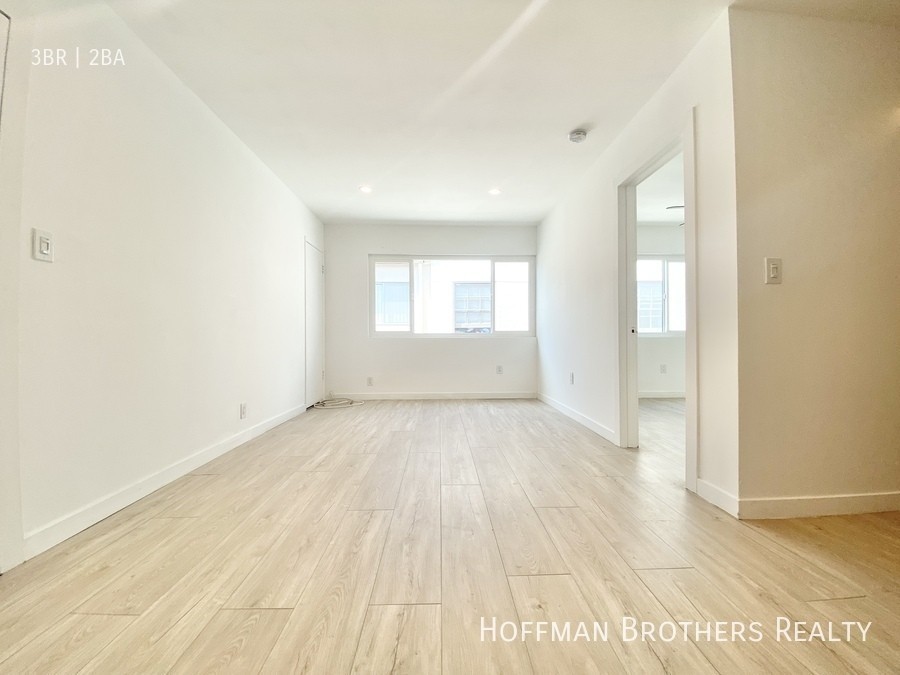 1017 Ocean Park Blvd #7 - Photo 5 of 18