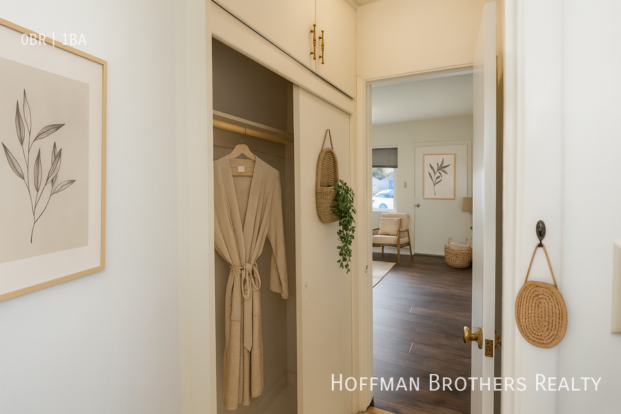 14617 Gilmore St #5 - Photo 5 of 7