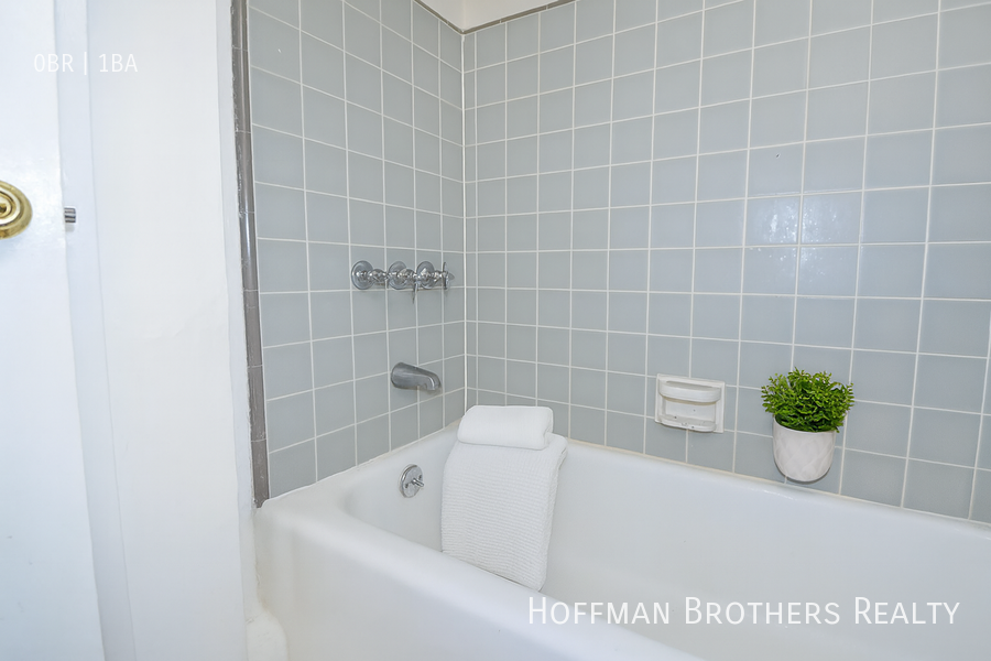 14617 Gilmore St #5 - Photo 7 of 7