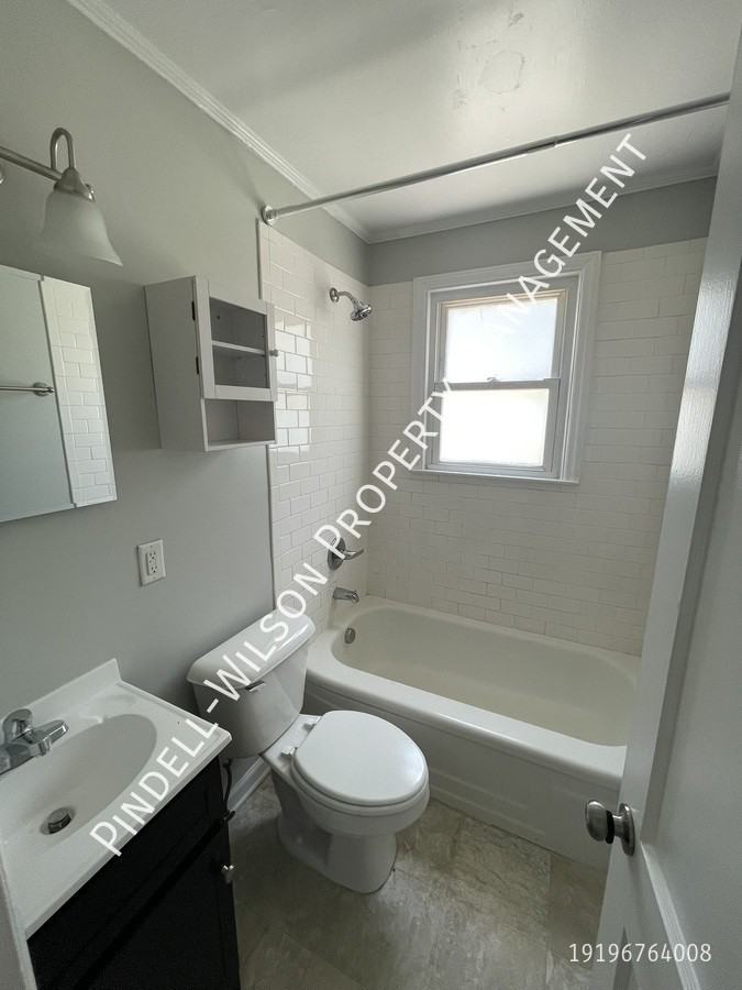 2224 Bernard St - Photo 6 of 6