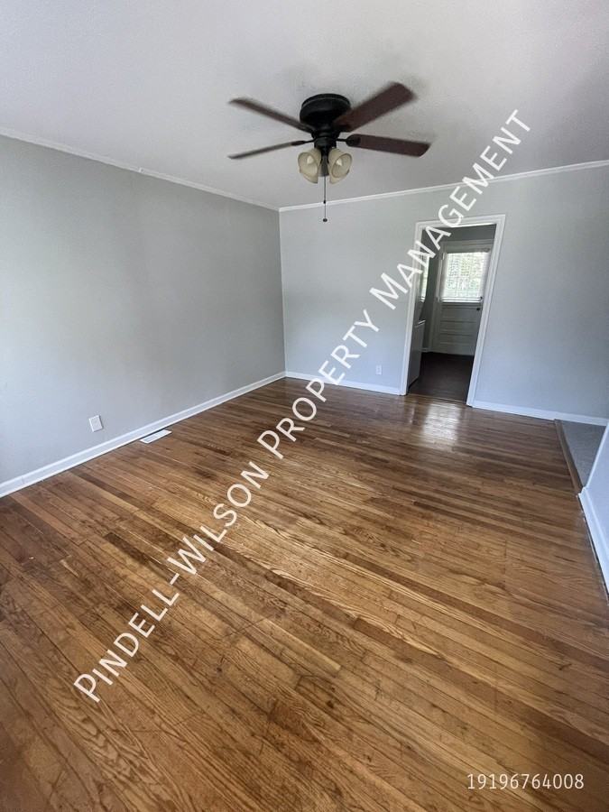 2221 Bernard St - Photo 2 of 9