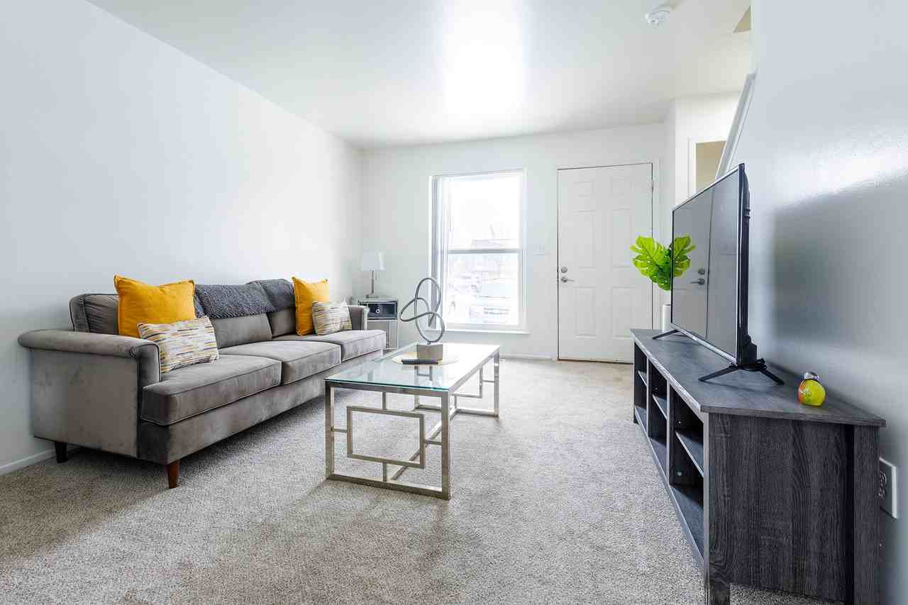 Arbor One Apartments - Photo 4 of 18