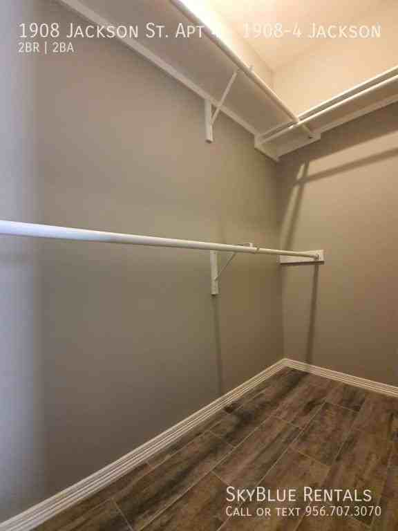1908 Jackson St Apt 4 - Photo 7 of 13