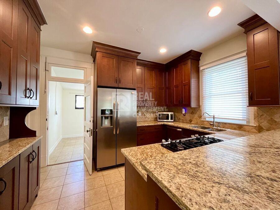 1412 S Grant St - Photo 7 of 18