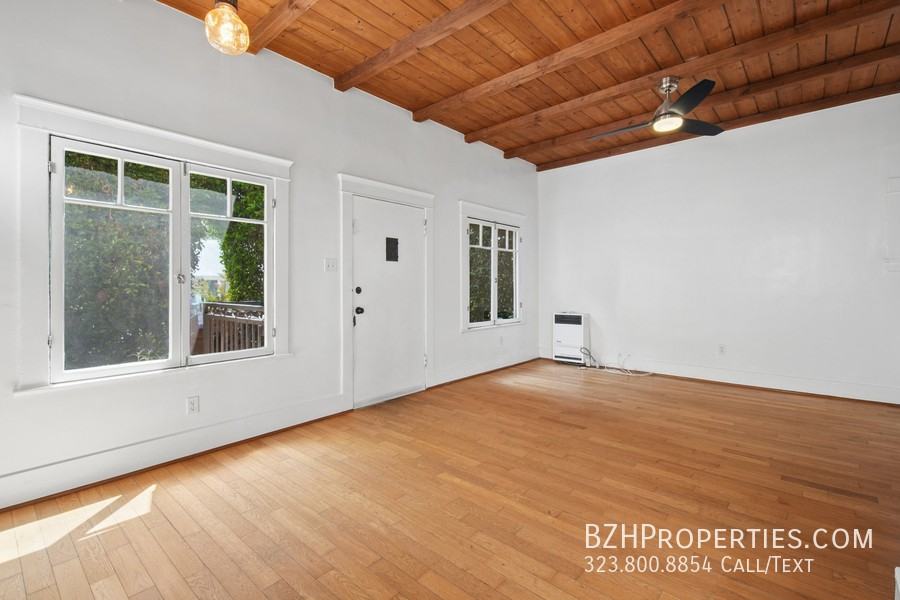 2515 Elsinore St - Photo 3 of 16