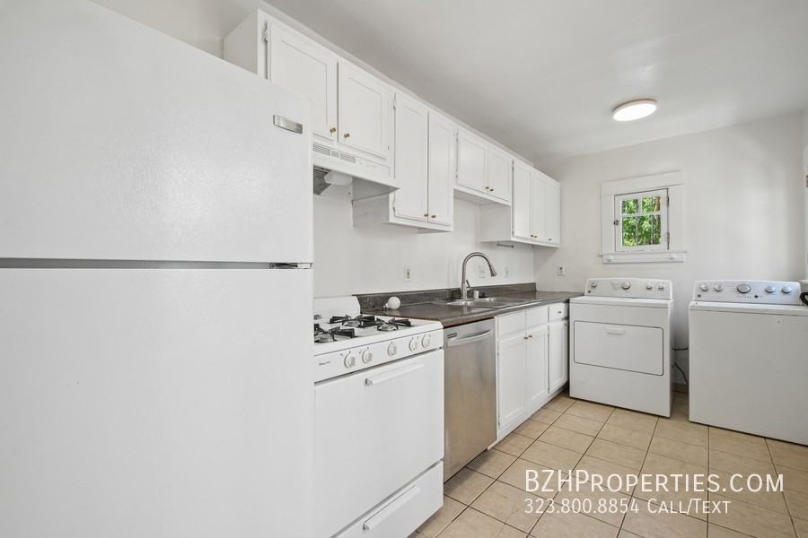 2515 Elsinore St - Photo 6 of 16