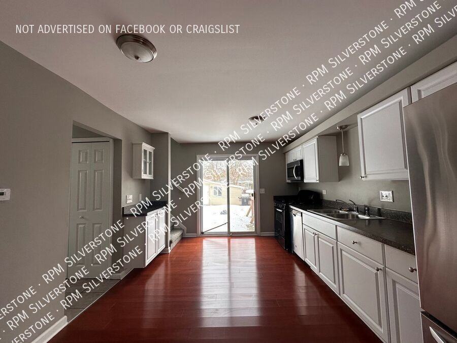3113 Emmons Ave - Photo 2 of 22