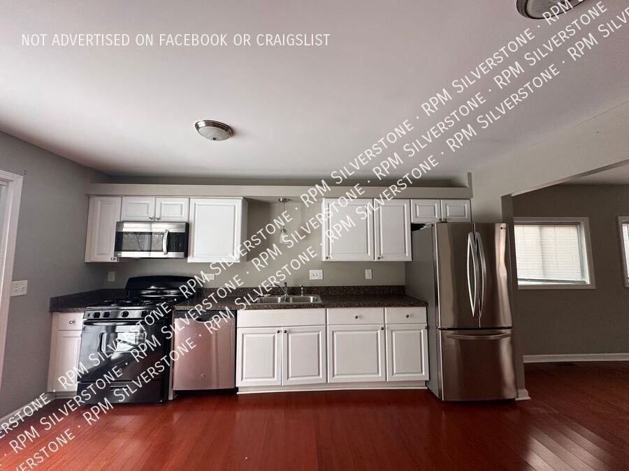 3113 Emmons Ave - Photo 3 of 22