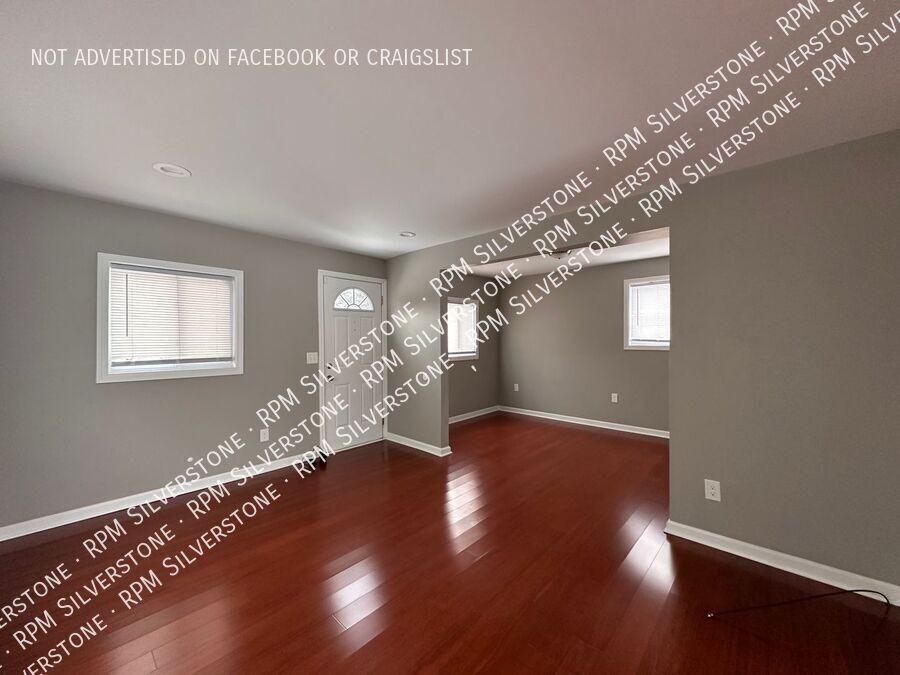 3113 Emmons Ave - Photo 6 of 22