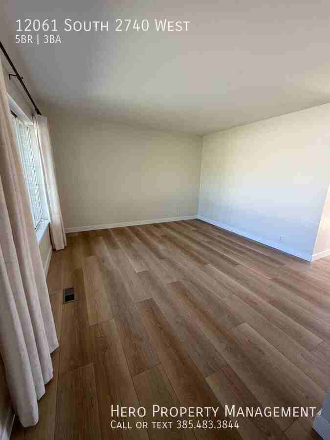 12061 S 2740 W - Photo 5 of 50