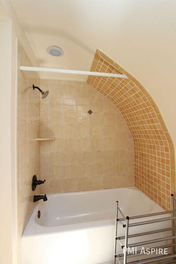 1722 Grove St - Photo 3 of 24