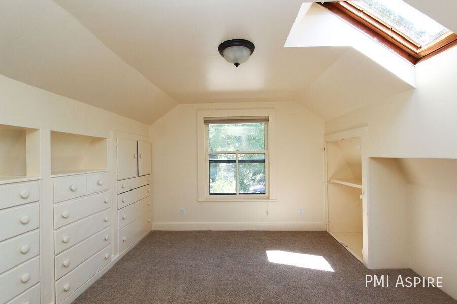 1722 Grove St - Photo 5 of 24