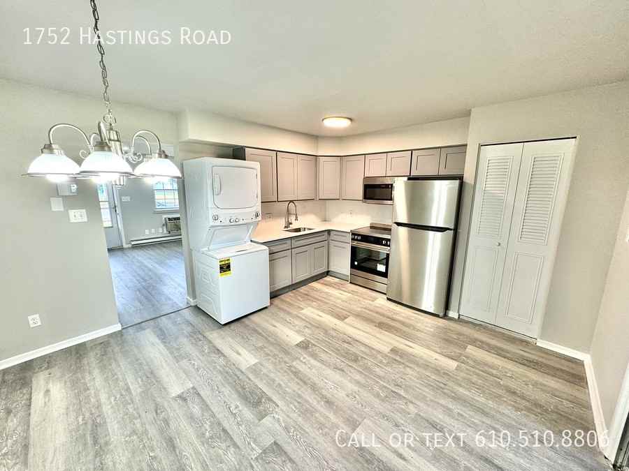 1752 Hastings Rd - Photo 3 of 9