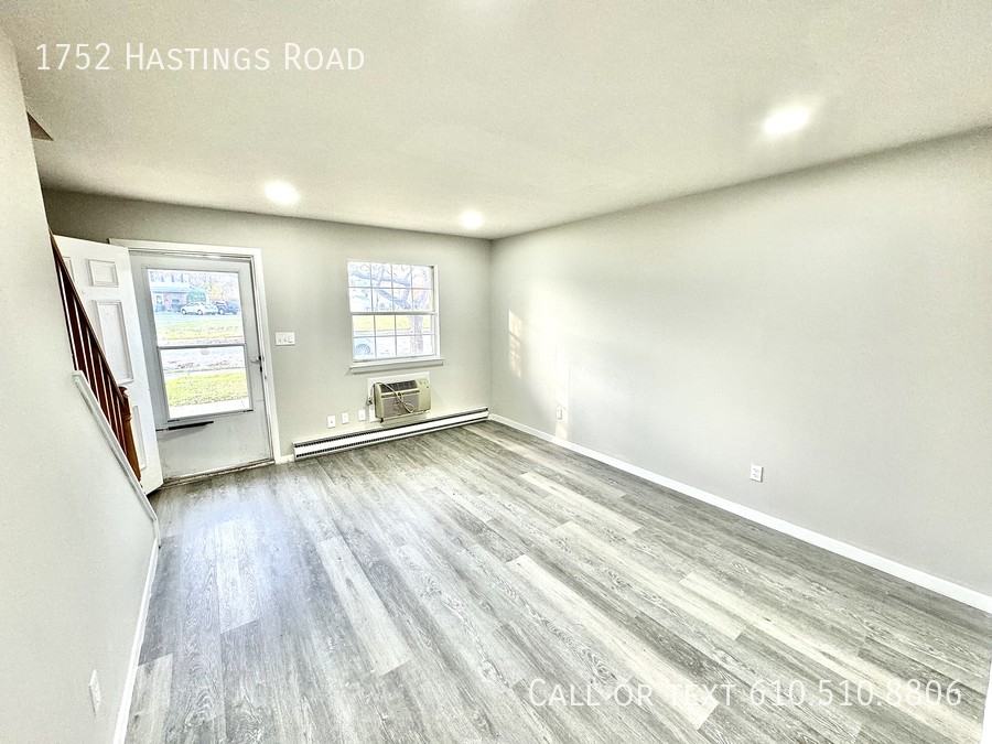 1752 Hastings Rd - Photo 5 of 9
