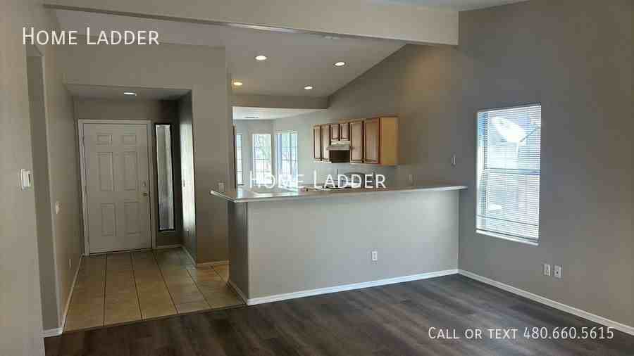 10805 W Wilshire Dr - Photo 2 of 18
