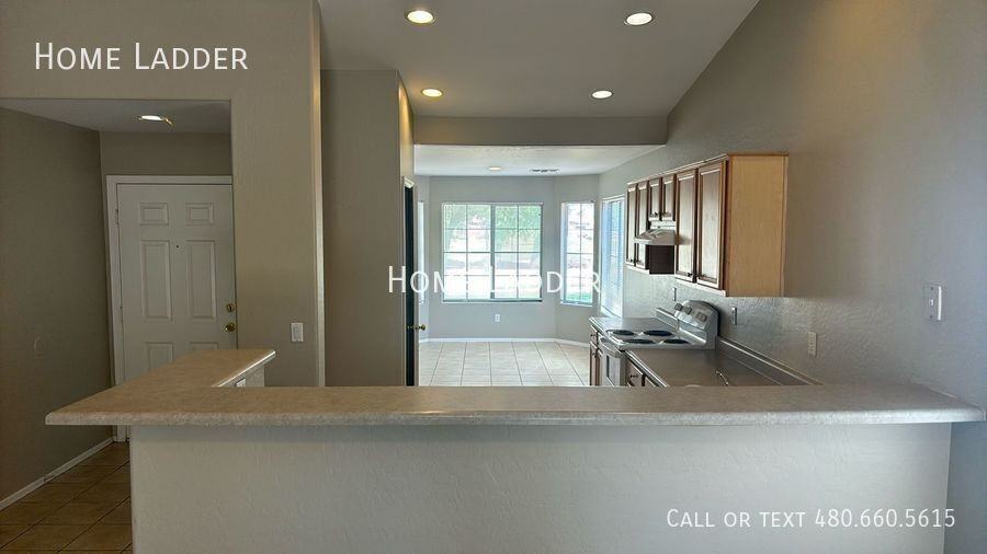 10805 W Wilshire Dr - Photo 3 of 18