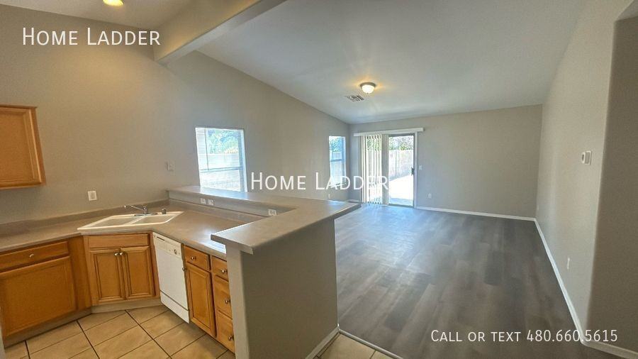 10805 W Wilshire Dr - Photo 5 of 18