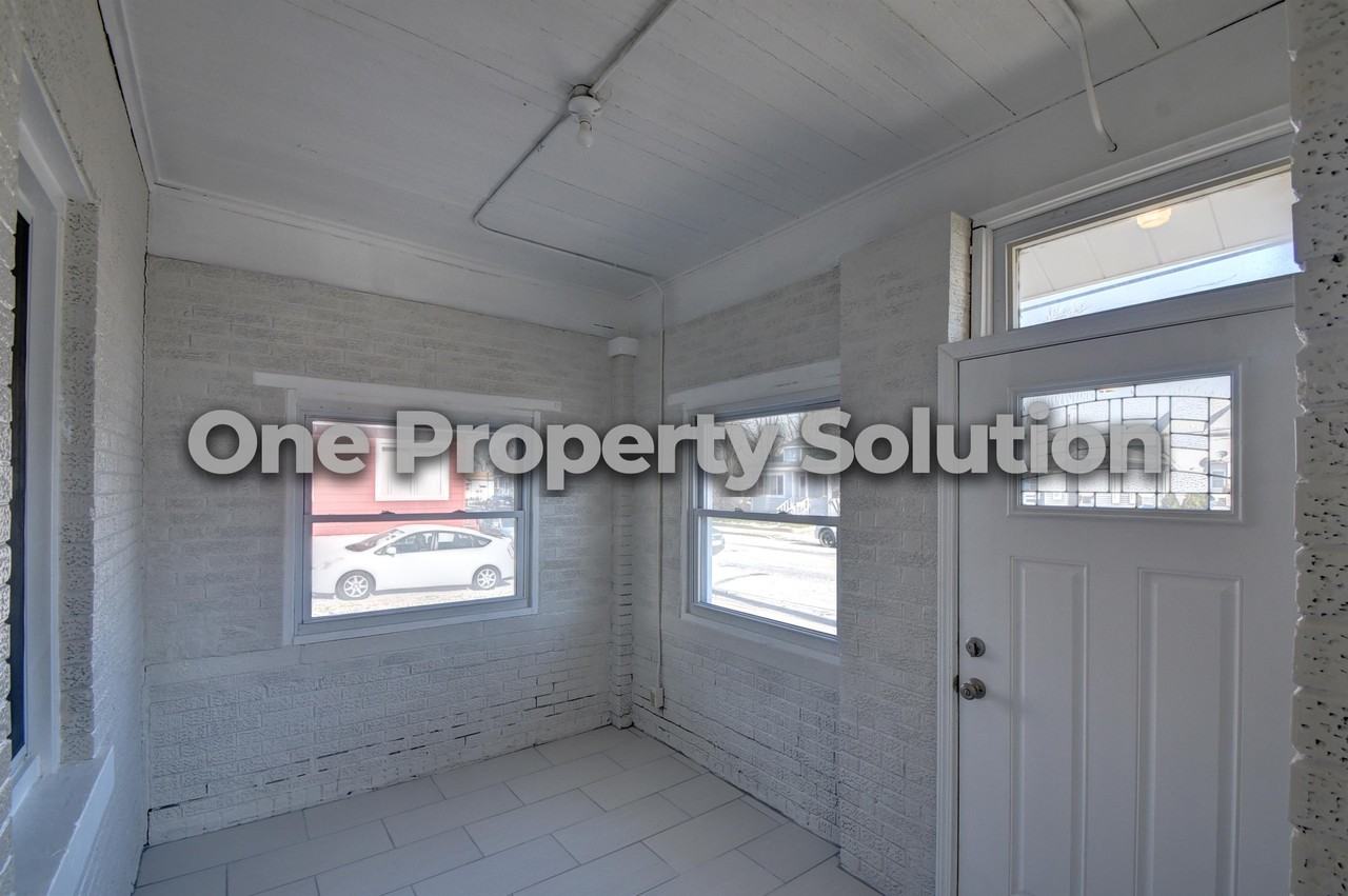 1344 Michigan St #1 - Photo 4 of 26