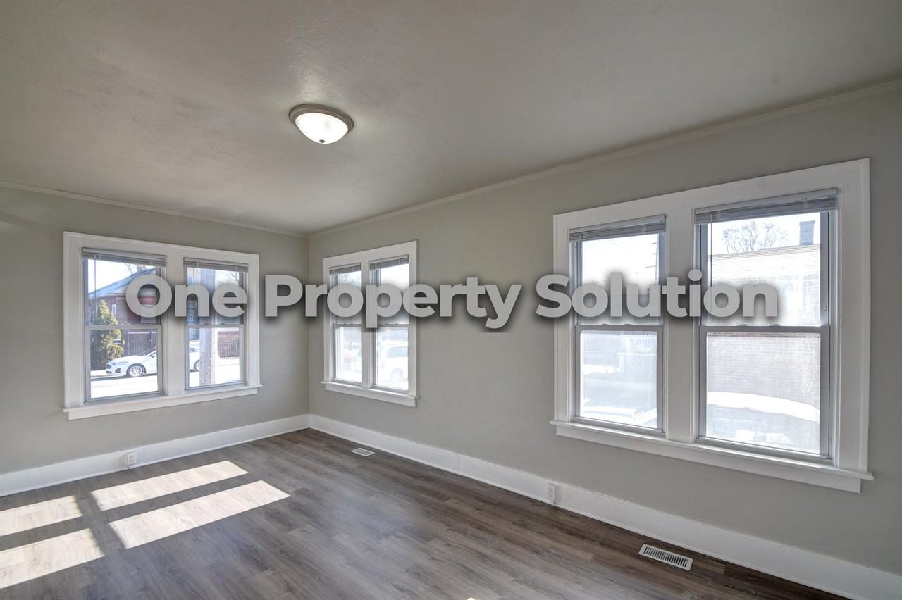 1344 Michigan St #1 - Photo 6 of 26