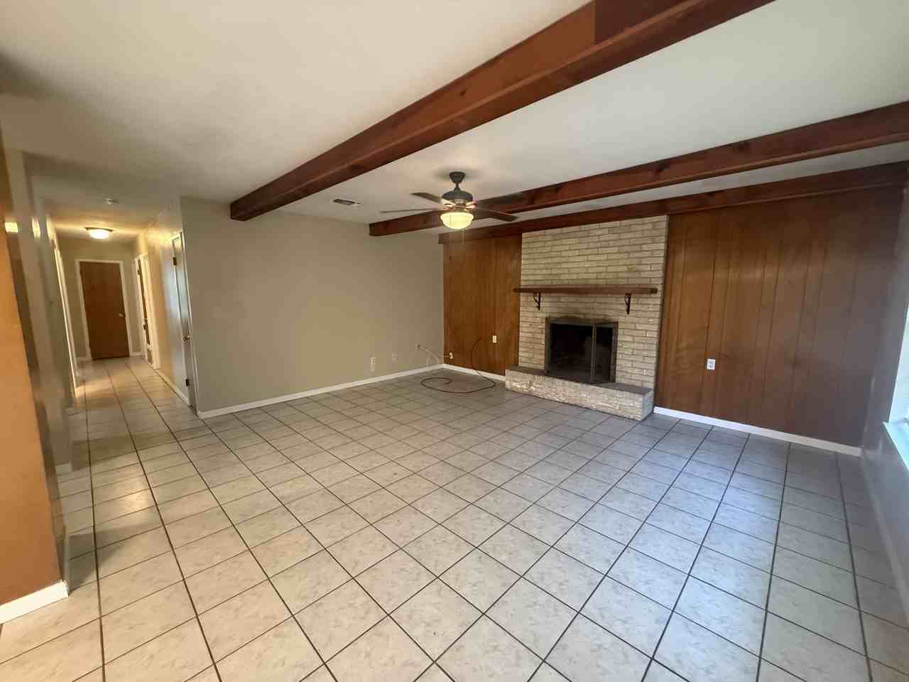Hillyer St #1004 - Photo 3 of 18