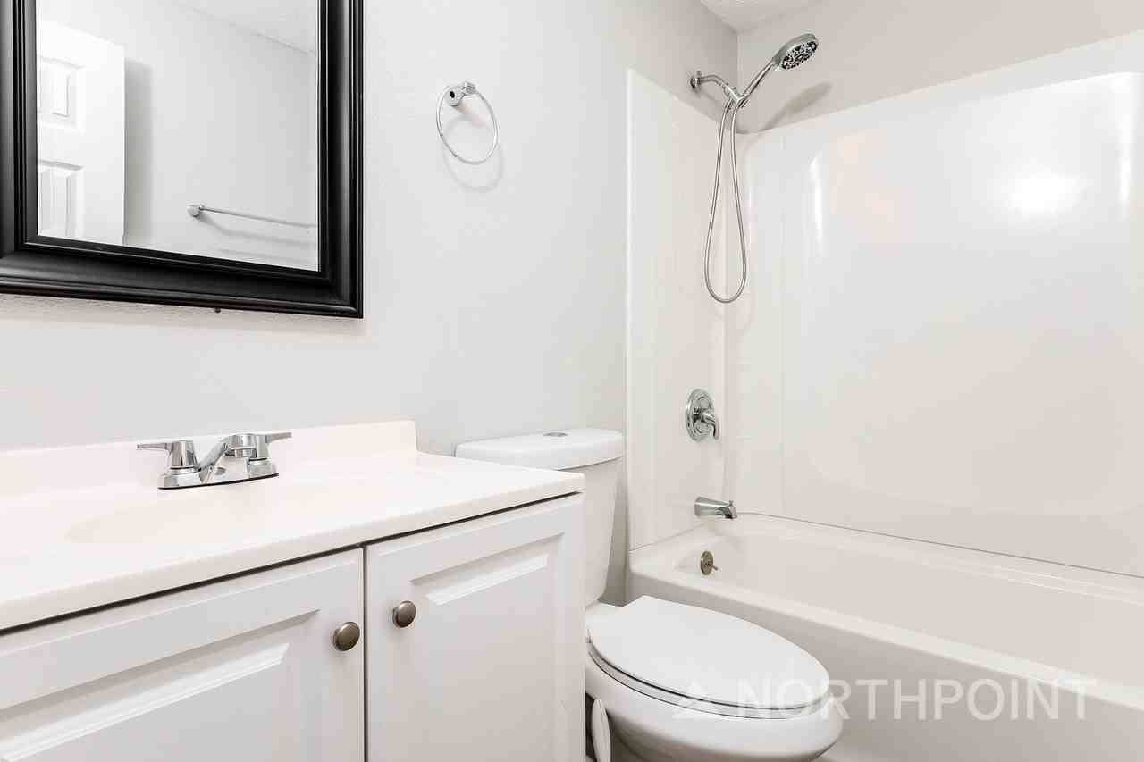 8326 Walden Rd E - Photo 7 of 16
