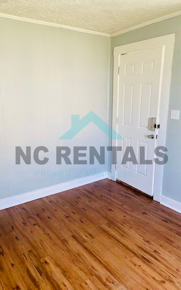 1415 Underwood Ave #01 - Photo 3 of 11