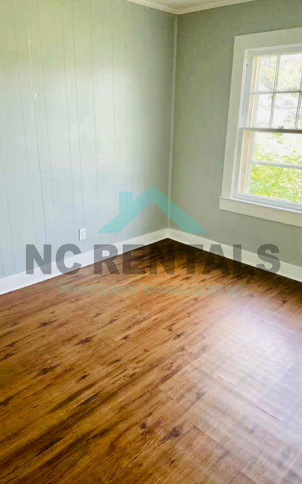 1415 Underwood Ave #01 - Photo 4 of 11