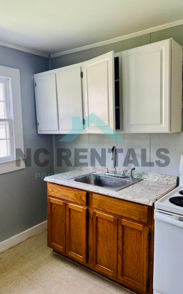 1415 Underwood Ave #01 - Photo 6 of 11