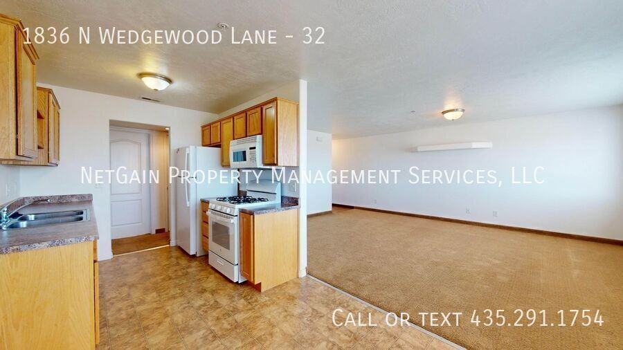 1836 N Wedgewood Ln #32 - Photo 6 of 12