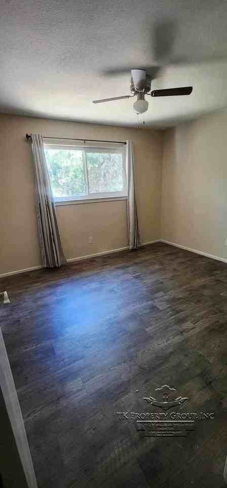 539 Jenkins St #2 - Photo 7 of 9