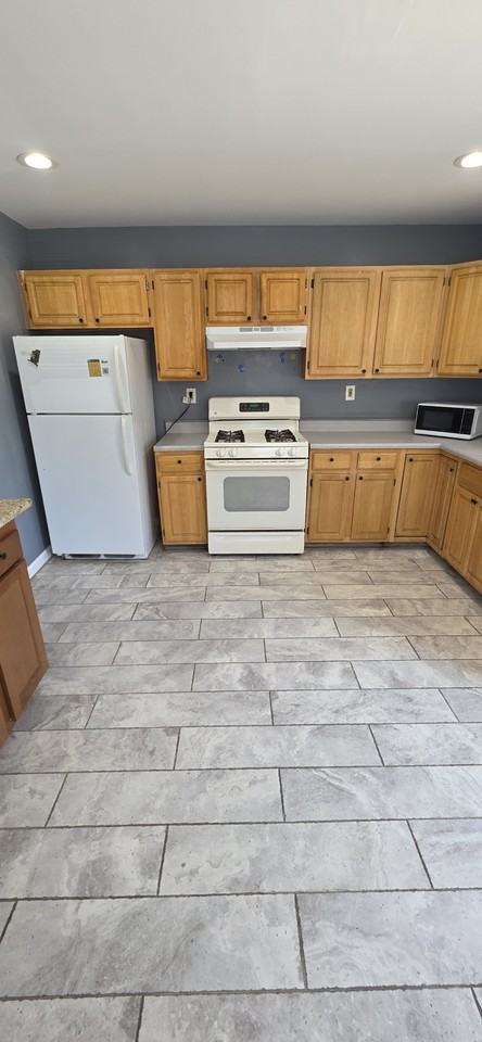 2133 W Mulberry St - Photo 3 of 27