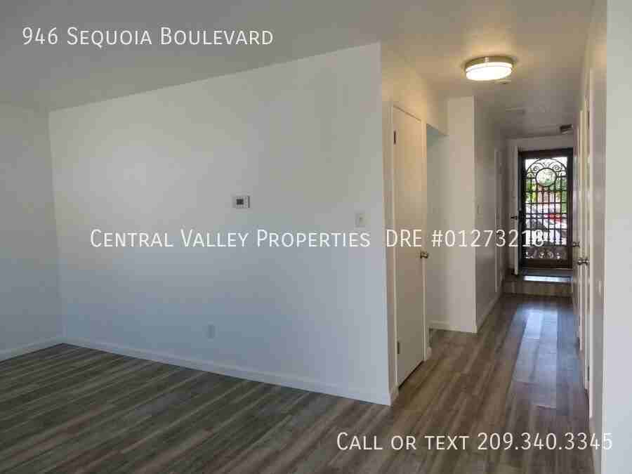 946 Sequoia Blvd - Photo 3 of 20
