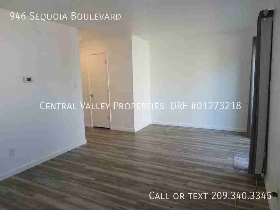 946 Sequoia Blvd - Photo 4 of 20