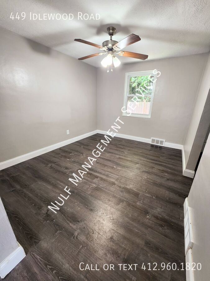 449 Idlewood Rd - Photo 3 of 9