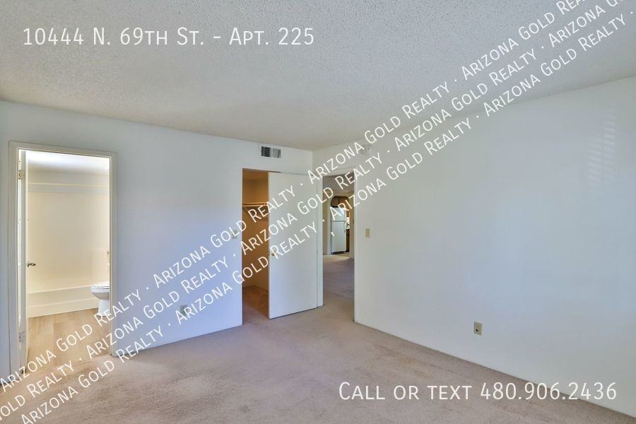 10444 N 69th St #225 - Photo 7 of 16