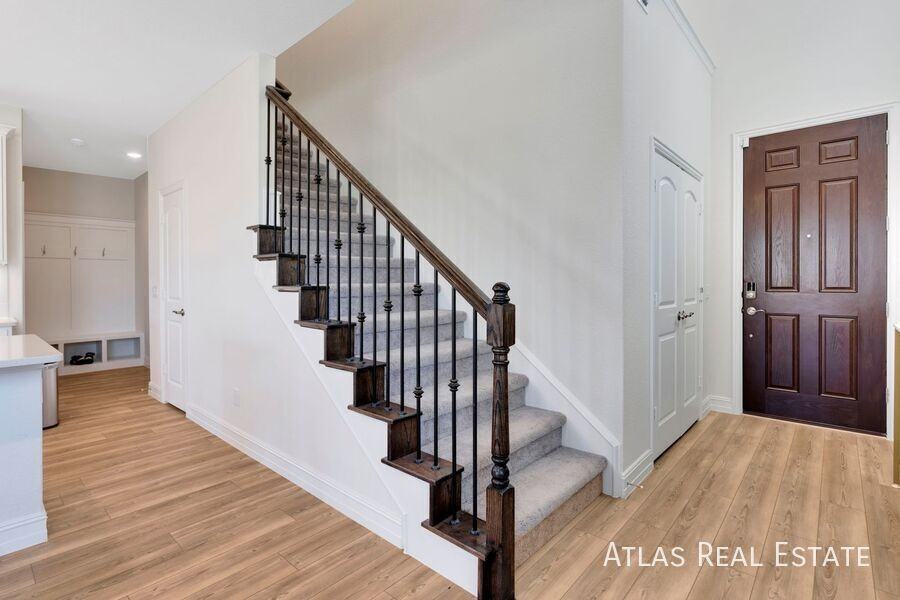 741 Creekwater Ln - Photo 4 of 22